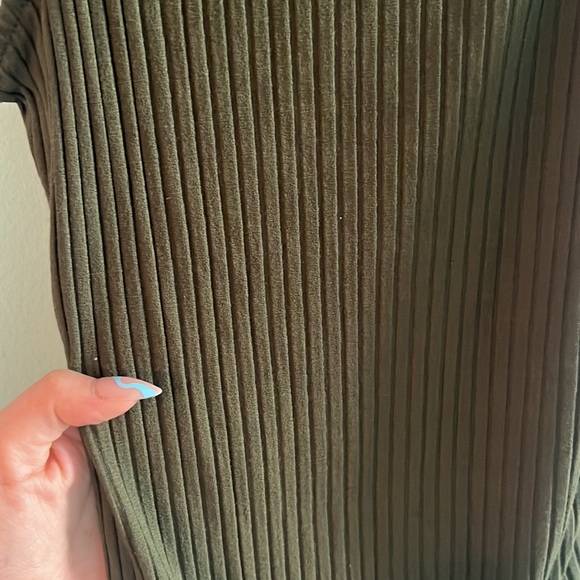 🌸BODYSUIT 🌸 - Picture 3 of 4